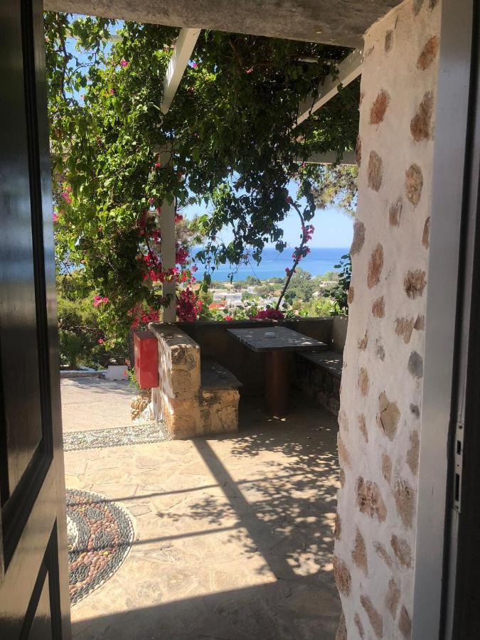 Karpathios Studios Pefkos Pefki  Luaran gambar