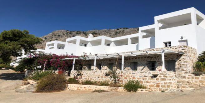 Karpathios Studios Pefkos Pefki  Luaran gambar